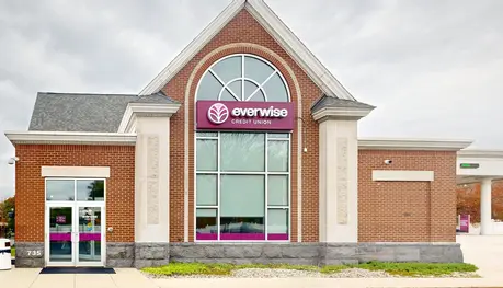 Exterior of Everwise Credit Union's Lincoln Way West branch in South Bend, Indiana