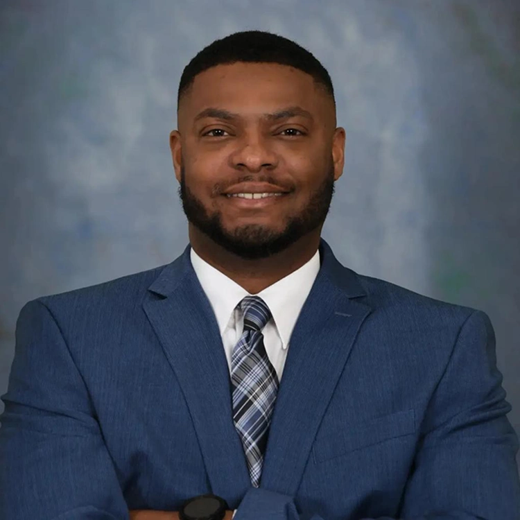 Headshot of Everwise Mortgage Loan Originator Ricardo Scarlett