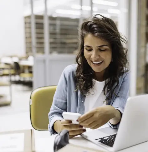 business owner using Everwise online banking app