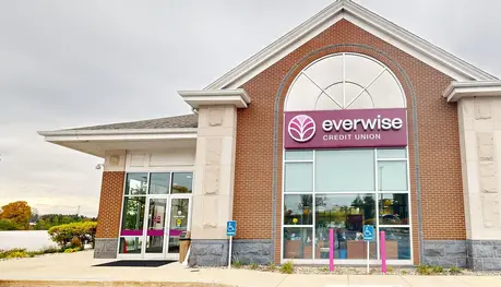 Image of Everwise Credit Union's Portage Avenue branch in South Bend, Indiana