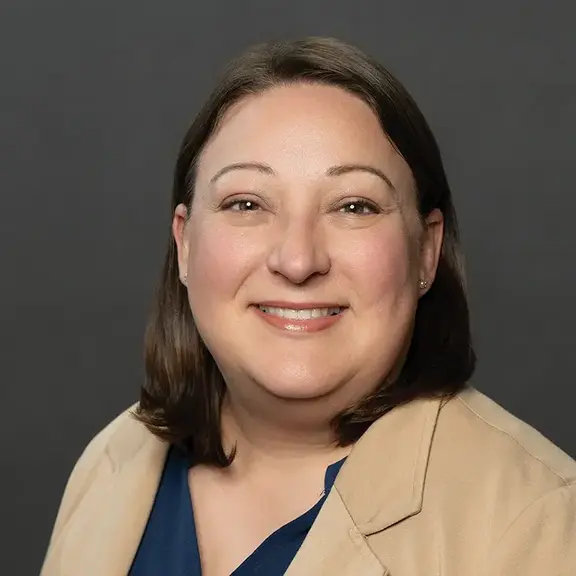 Lyndsay H. Miller headshot