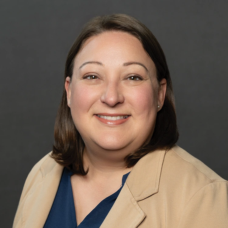 Lyndsay H. Miller headshot