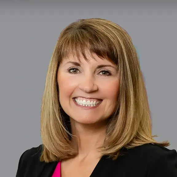 Salli Divine headshot