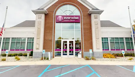 Exterior view of the Everwise Credit Union branch in Niles, Michigan