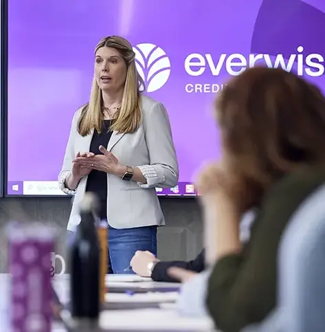 An Everwise employee sharing knowledge