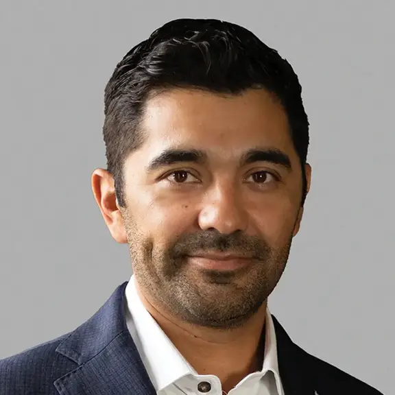 Oscar Gutierrez headshot