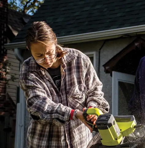 couple home rennovating