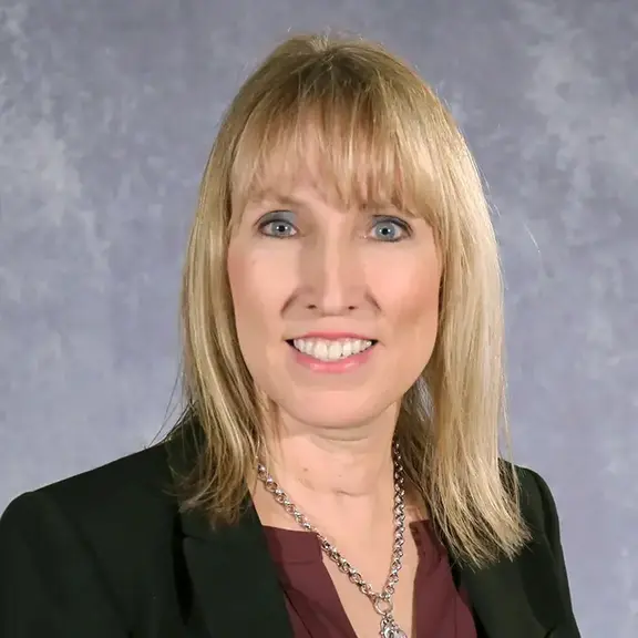 Headshot of Everwise Mortgage Loan Originator Teresa Dahlgren