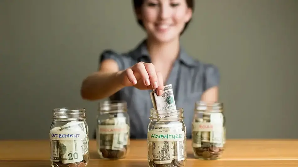 Women paying herself first